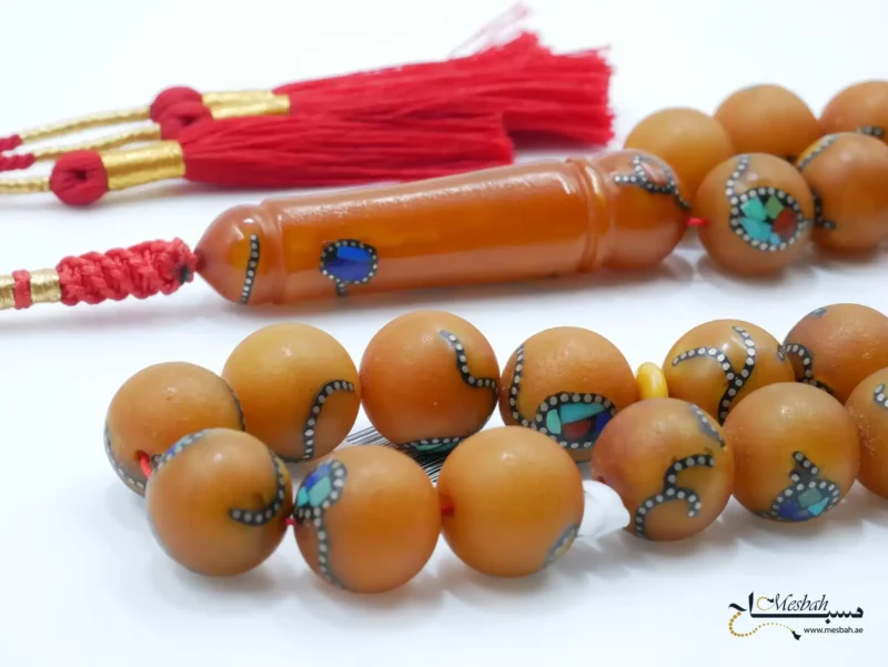مسباح كهرمان مأنتك مع فضة